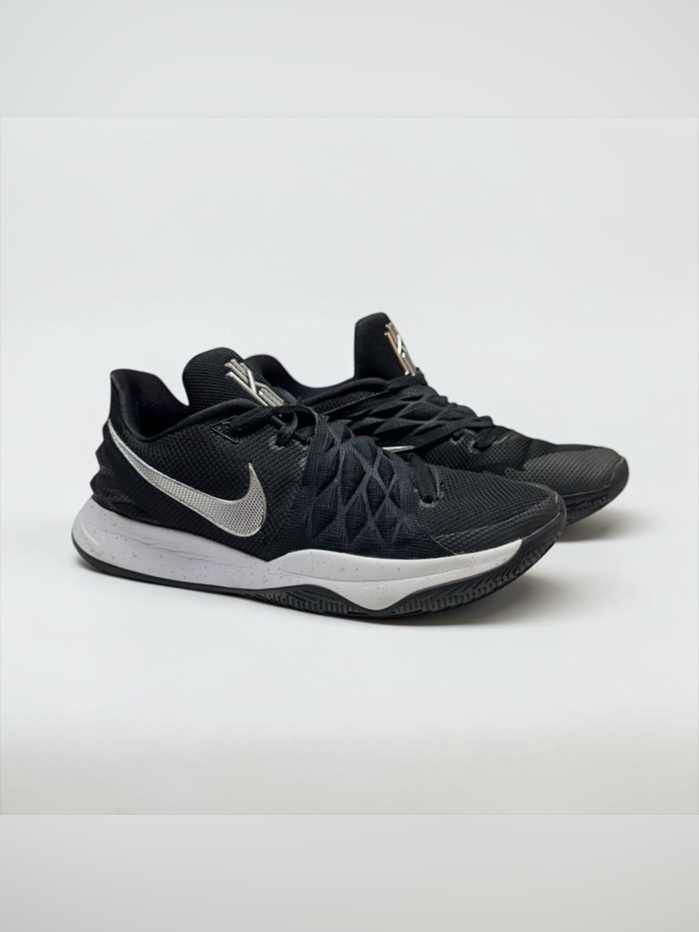 Nike‎ Kyrie Low Black Ao8979-
003 Mens Size 11.5 Black